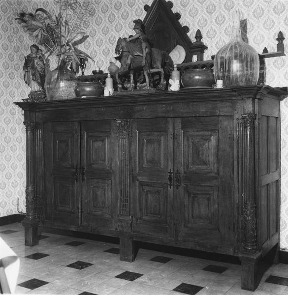 meuble de sacristie, vue générale - © Ministère de la Culture (France), Médiathèque du patrimoine et de la photographie (objets mobiliers), tous droits réservés
