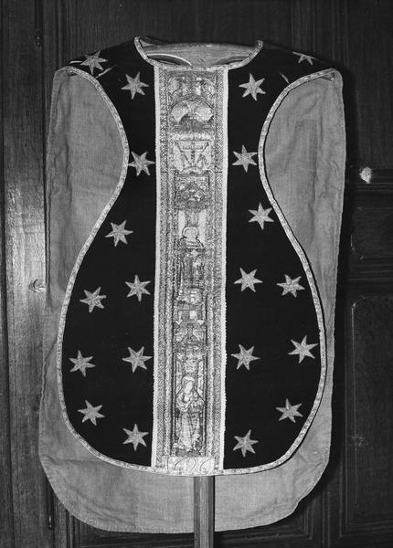 Chasuble (ensemble de vêtemens liturgiques)