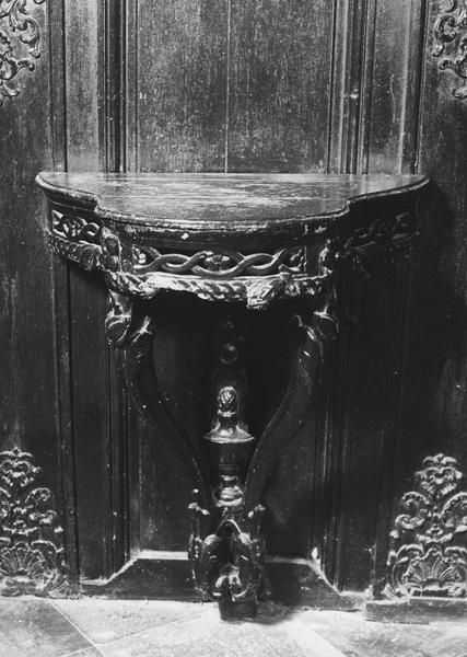 table (console), vue générale - © Ministère de la Culture (France), Médiathèque du patrimoine et de la photographie (objets mobiliers), tous droits réservés
