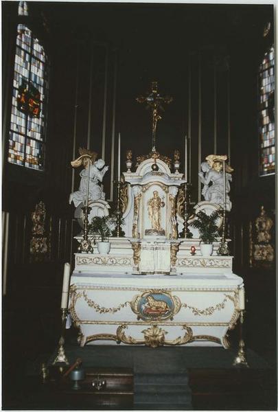 autel, gradins d'autel, tabernacle, 2 statues (maître-autel), vue générale