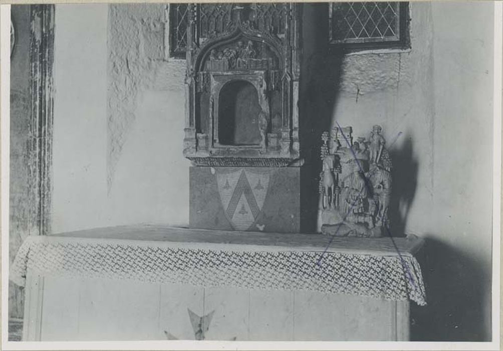 tabernacle, bas-relief