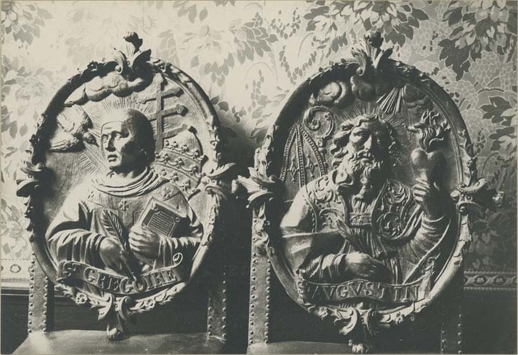 2 bas-reliefs : Saint Grégoire, saint augustin - © Ministère de la Culture (France), Médiathèque du patrimoine et de la photographie, diffusion GrandPalaisRmn Photo