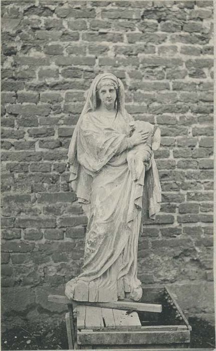 statue : Vierge à l'Enfant