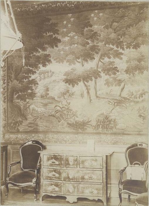 tableau de tapisserie : Chien poursuivant un lièvre - © Ministère de la Culture (France), Médiathèque du patrimoine et de la photographie, diffusion GrandPalaisRmn Photo