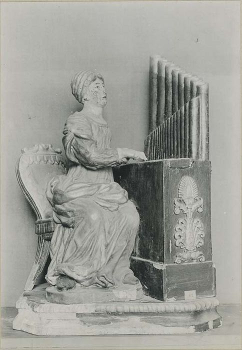 statue : Sainte Cécile jouant de l'orgue