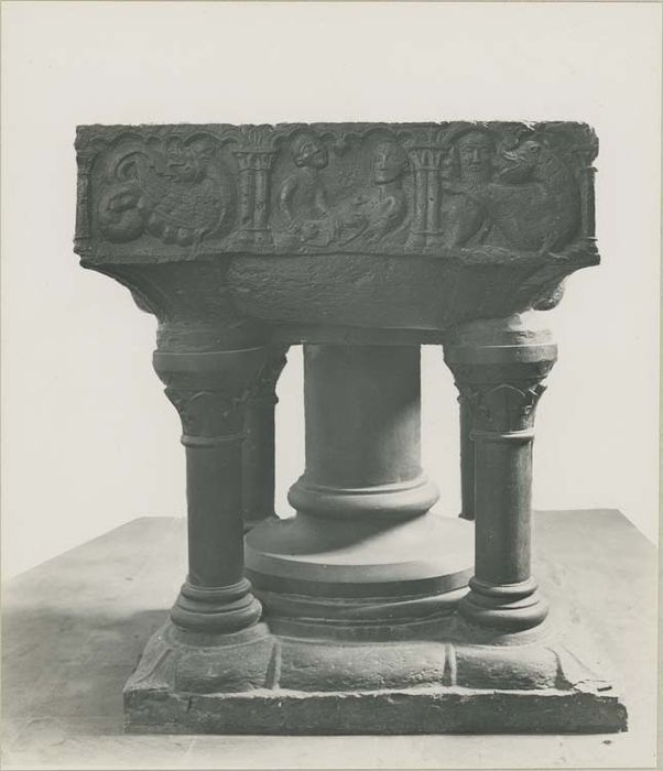 fonts baptismaux