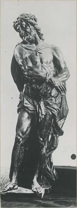 statue : Christ souffrant