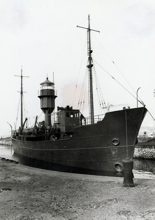 bateau de signalisation : bateau-feu dit le Dyck, ex Sandettie II, ex Havre II