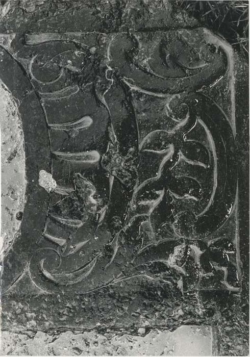 dalle funéraire (pierre tombale), détail