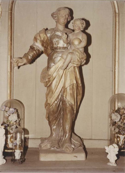 statue : Vierge à l'Enfant