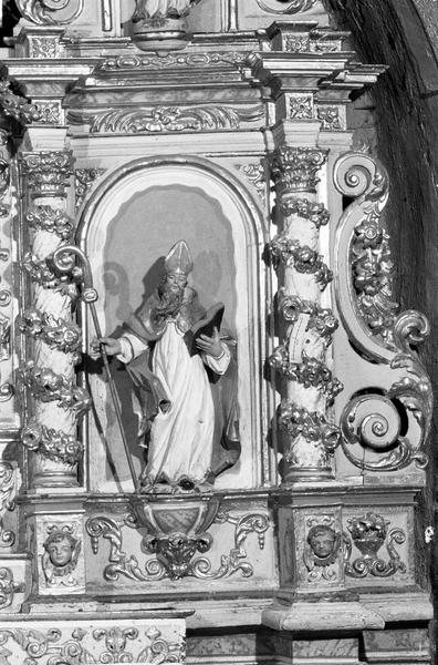 Retable de saint Joseph : statue d'un évêque, à droite