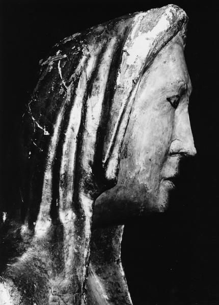 détail du visage de la statue dite Notre-Dame-de-Font-Romeu ou Madone de l'Invention : Vierge à l'enfant assise