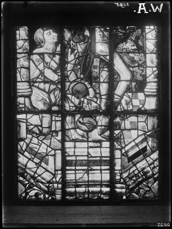 Vitraux du bras nord du transept, côté ouest, fenêtre nord [Baie 211]