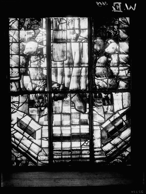 Vitraux du bras nord du transept, côté ouest, fenêtre nord [Baie 213]