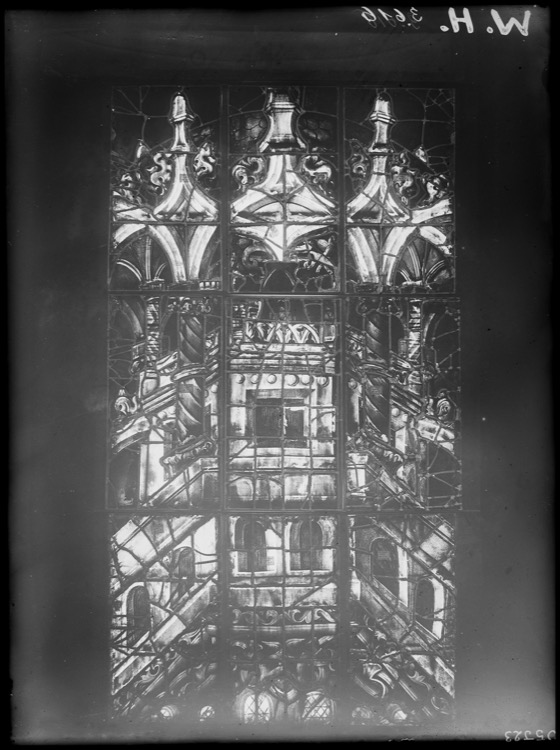 Vitraux du bras nord du transept, côté ouest, fenêtre nord [Baie 213]