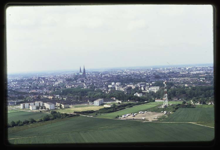 Vue aérienne de Chartres et de sa périphérie