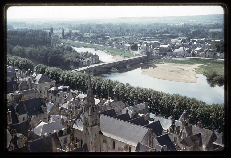 Vue générale de la ville et de la Vienne depuis le château