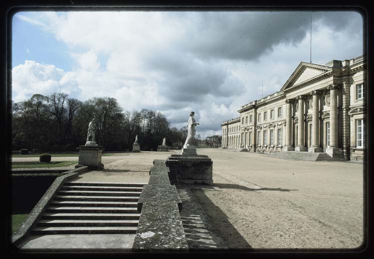 Façade est ; Terrasse