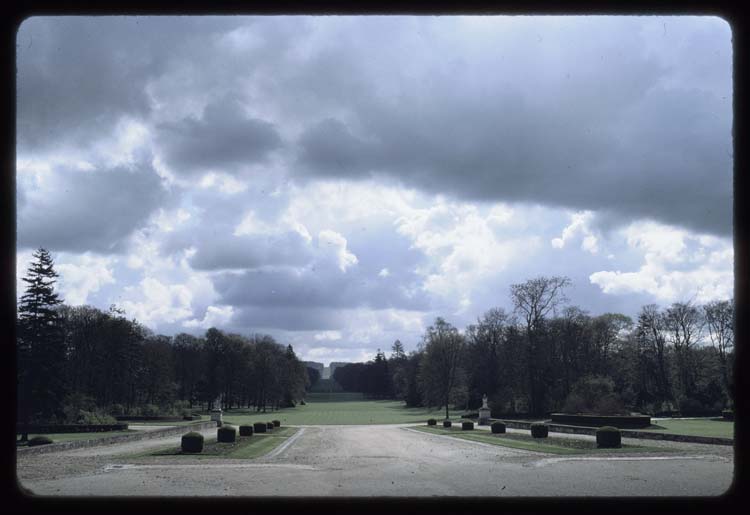 Parc et avenue des Beaux-Monts vus depuis la terrasse du palais