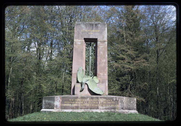 Clairière de l'Armistice : monument aux libérateurs de l'Alsace-Lorraine