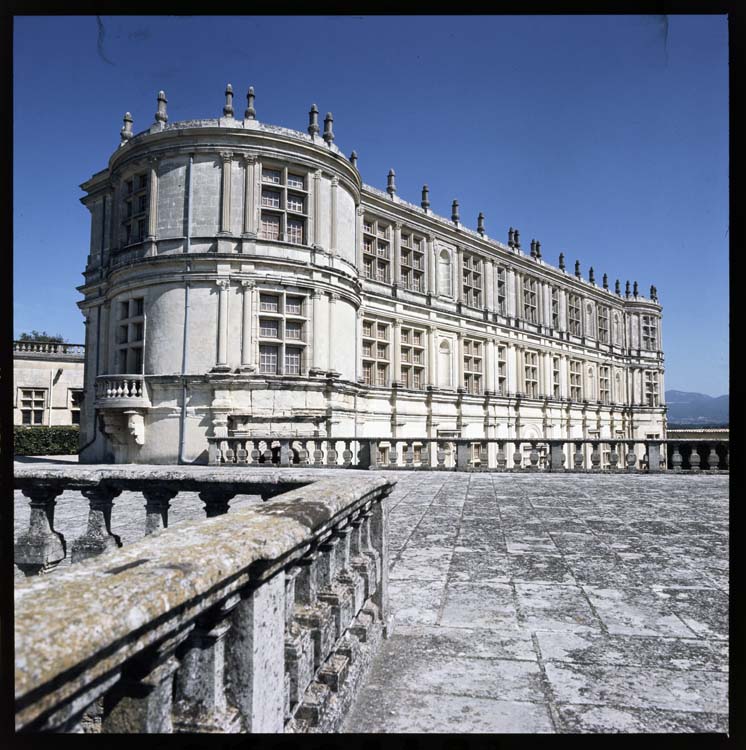 Façade sud-est ; Terrasse