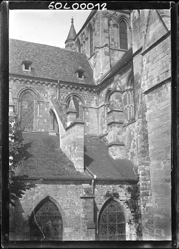 Façade sud : Angle de la nef et du transept