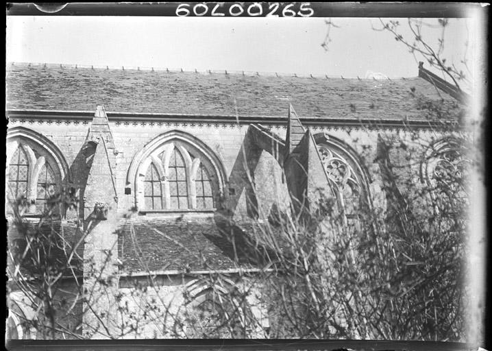 Façade latérale : Fenêtres hautes