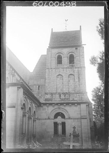 Façade nord en perspective et clocher, côté est