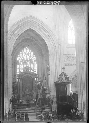 Vue intérieure de la croisée et du choeur