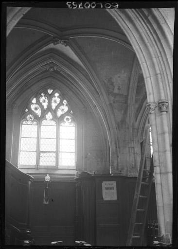 Vue intérieure d'une chapelle latérale de la nef