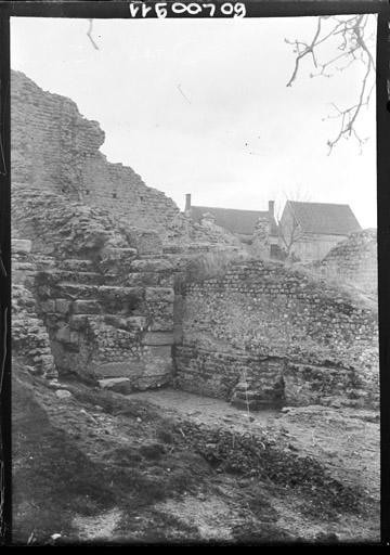 Amphithéâtre : Mur de soutènement des gradins