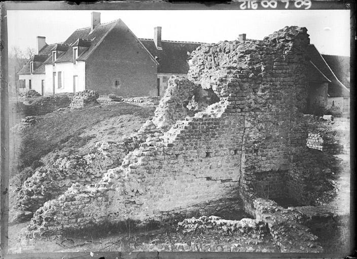 Amphithéâtre : Mur de soutènement des gradins