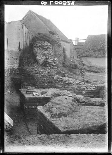 Amphithéâtre : Soubassement de l'hémicycle