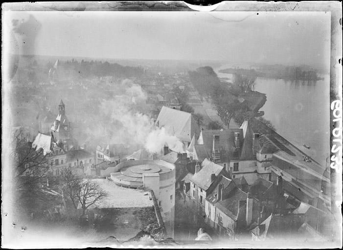 Vue générale prise des hauteurs du château