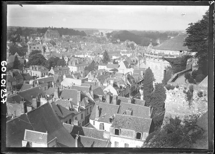 Vue générale prise du rempart vers la ville