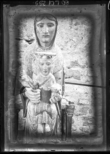 Statue : Vierge à l'Enfant (face)