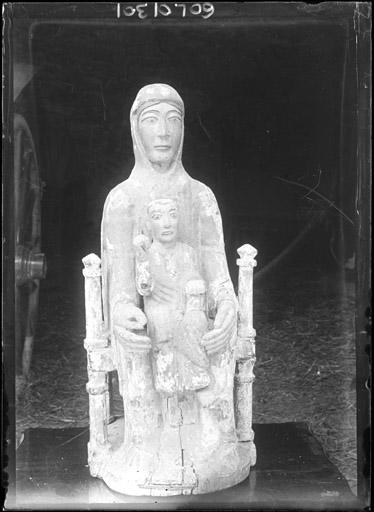Statue : Vierge à l'Enfant (face)