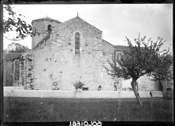 Façade nord vue du cimetière