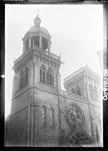 Tours de la façade ouest