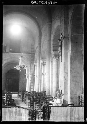 Vue intérieure de la nef vers l'entrée - © Ministère de la Culture (France), Médiathèque du patrimoine et de la photographie, diffusion RMN-GP