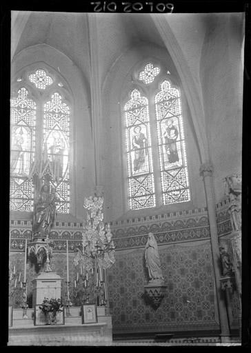 Vue intérieure d'une chapelle