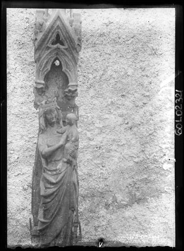 Statuette en bois peint : Vierge à l'Enfant dite Notre-Dame de Grâce (face)