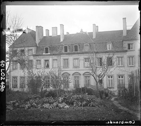 Façade sur jardin