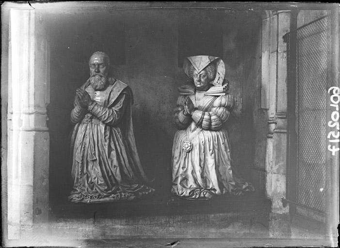 Statues agenouillées en marbre blanc provenant d'un tombeau : Pierre Jeannin, président du Parlement de Bourgogne, mort en 1623, et Anne Guéniot sa femme - © Ministère de la Culture (France), Médiathèque du patrimoine et de la photographie, diffusion RMN-GP