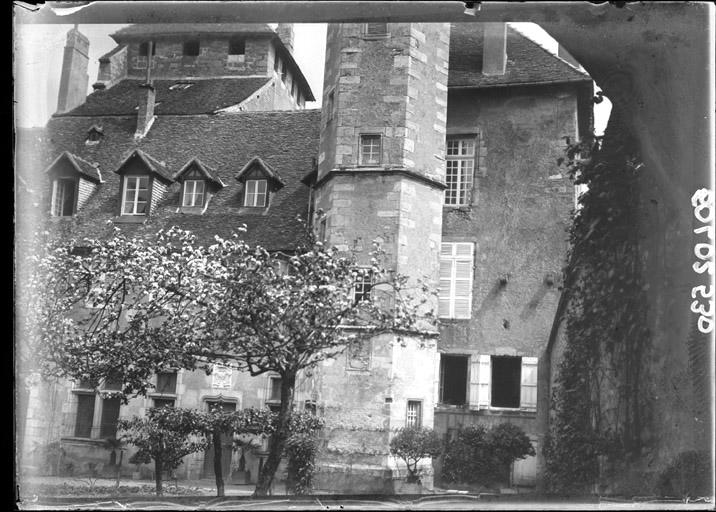 Façade à tourelle du palais médiéval