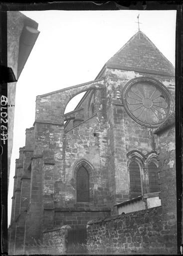 Façade est et contreforts de la façade sud