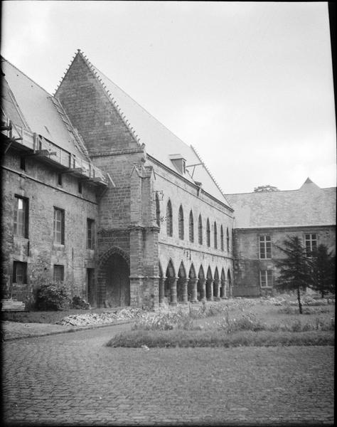 Aile nord sur cour intérieure vue en perspective