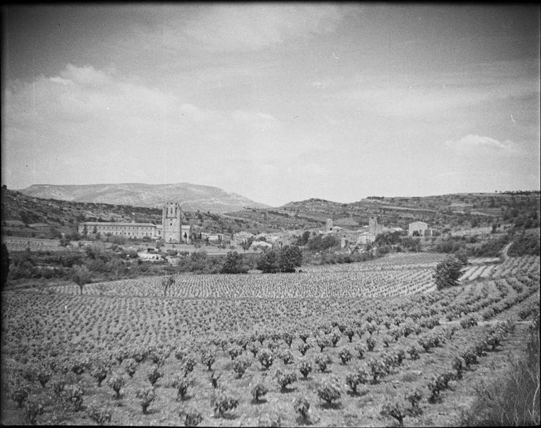 Ensemble sud et clocher depuis la route