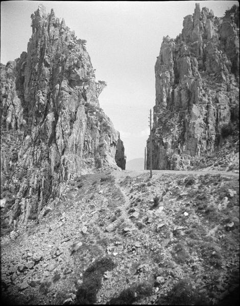 Route traversant les calanques, ou calanches de Piana