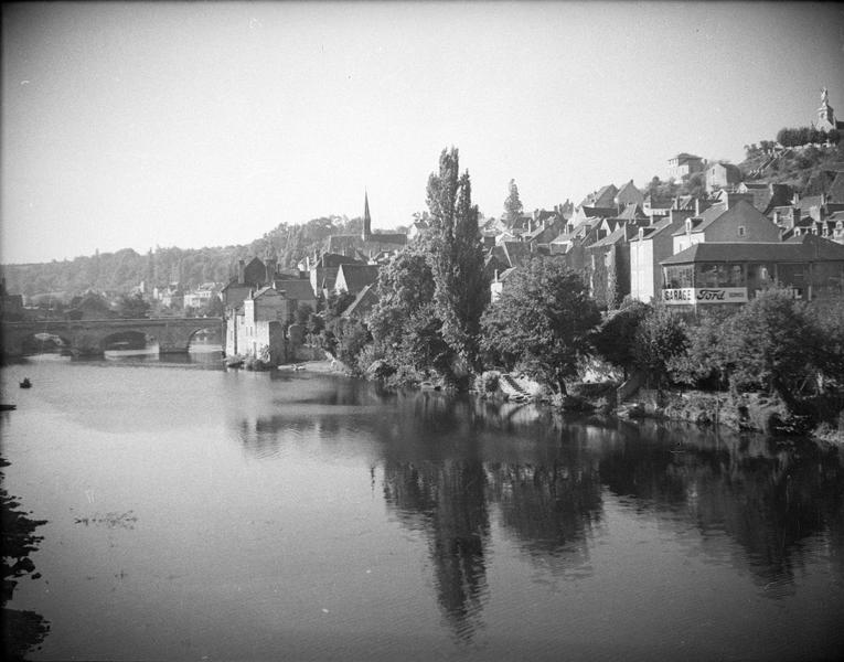 Ensemble nord sur la Creuse depuis la rive opposée